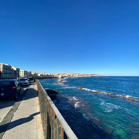 Il Rifugio In Borgata Moderna Vicino Ortigia E Al Mare * Сиракузы